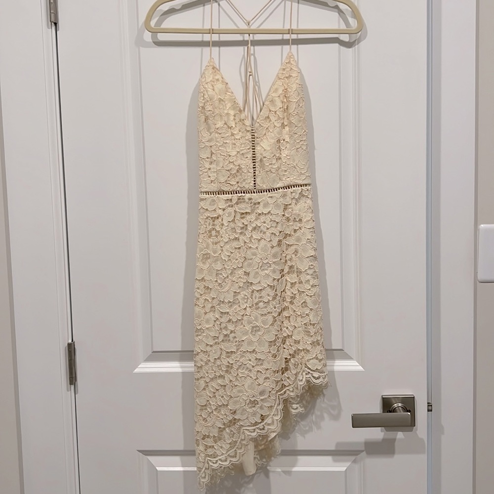 NBD XS LACE CREAM COLORED DRESS